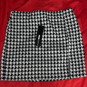 Brand new Fashion Nova Classic Houndstooth Pencil Skirt